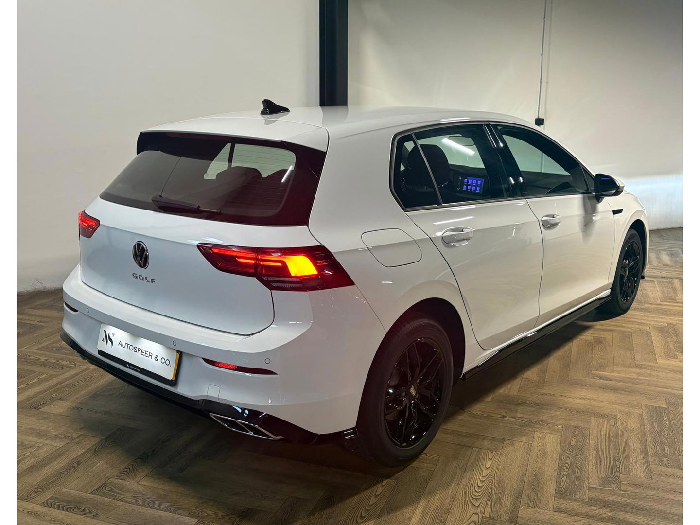 Volkswagen Golf 1.0 TSI R-Line CAM CARPLAY SFEER