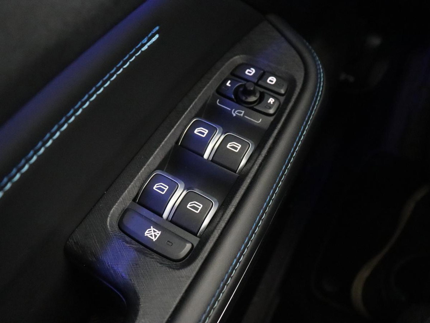 Lynk & Co 01 1.5 Plug In | SOH 92% | Panoramadak | Infinity by Harman | 360 Camera | Adaptive cruise | Stoelverwarming | Carplay | Memory | Full LED | PHEV
