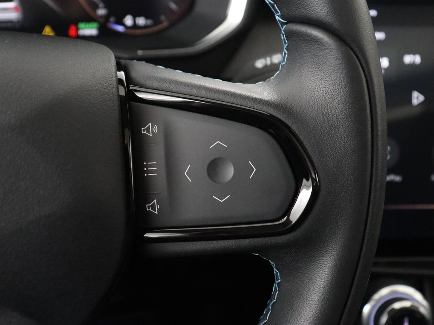 Lynk & Co 01 1.5 Plug In | SOH 92% | Panoramadak | Infinity by Harman | 360 Camera | Adaptive cruise | Stoelverwarming | Carplay | Memory | Full LED | PHEV