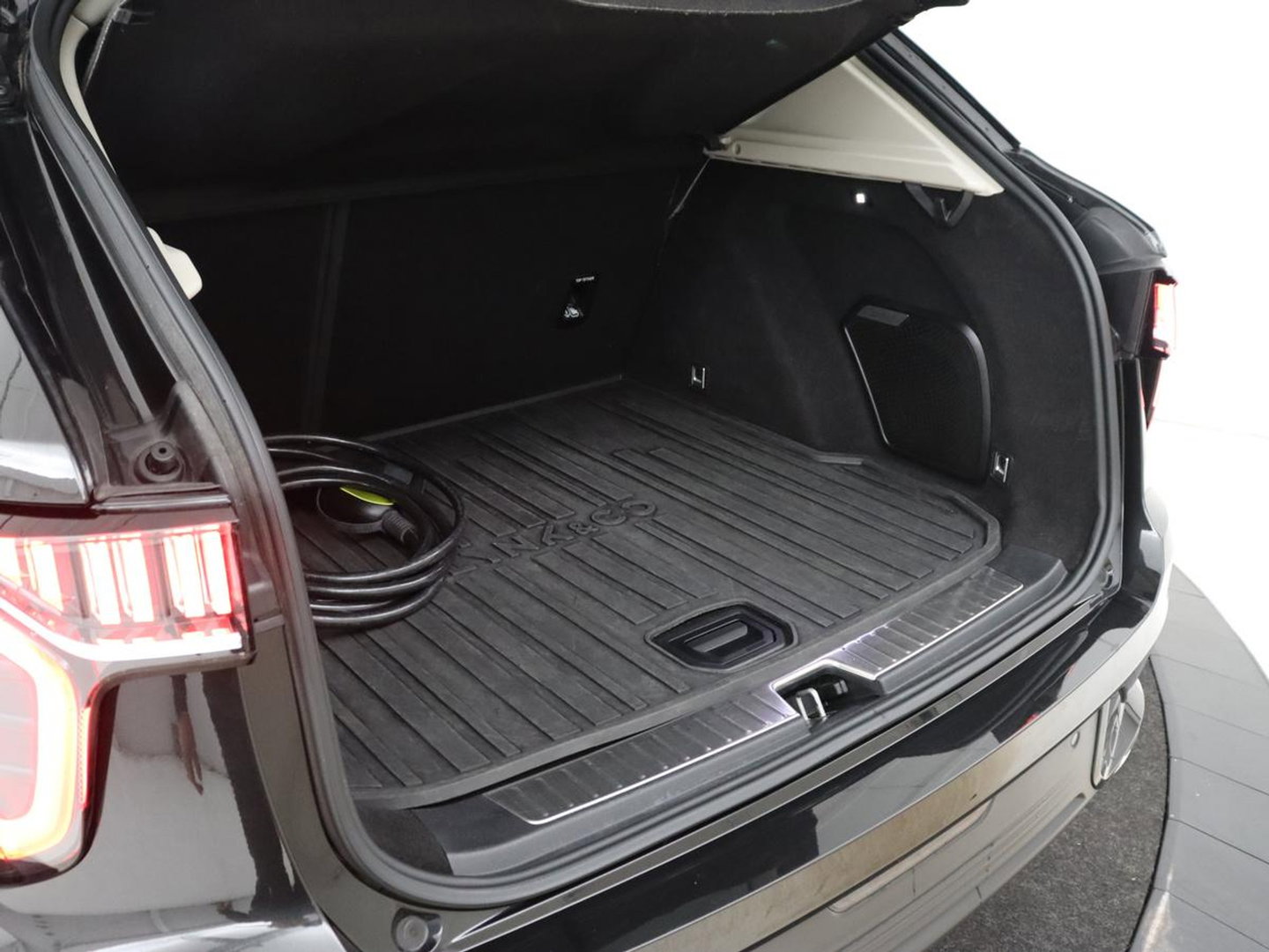 Lynk & Co 01 1.5 Plug In | SOH 92% | Panoramadak | Infinity by Harman | 360 Camera | Adaptive cruise | Stoelverwarming | Carplay | Memory | Full LED | PHEV