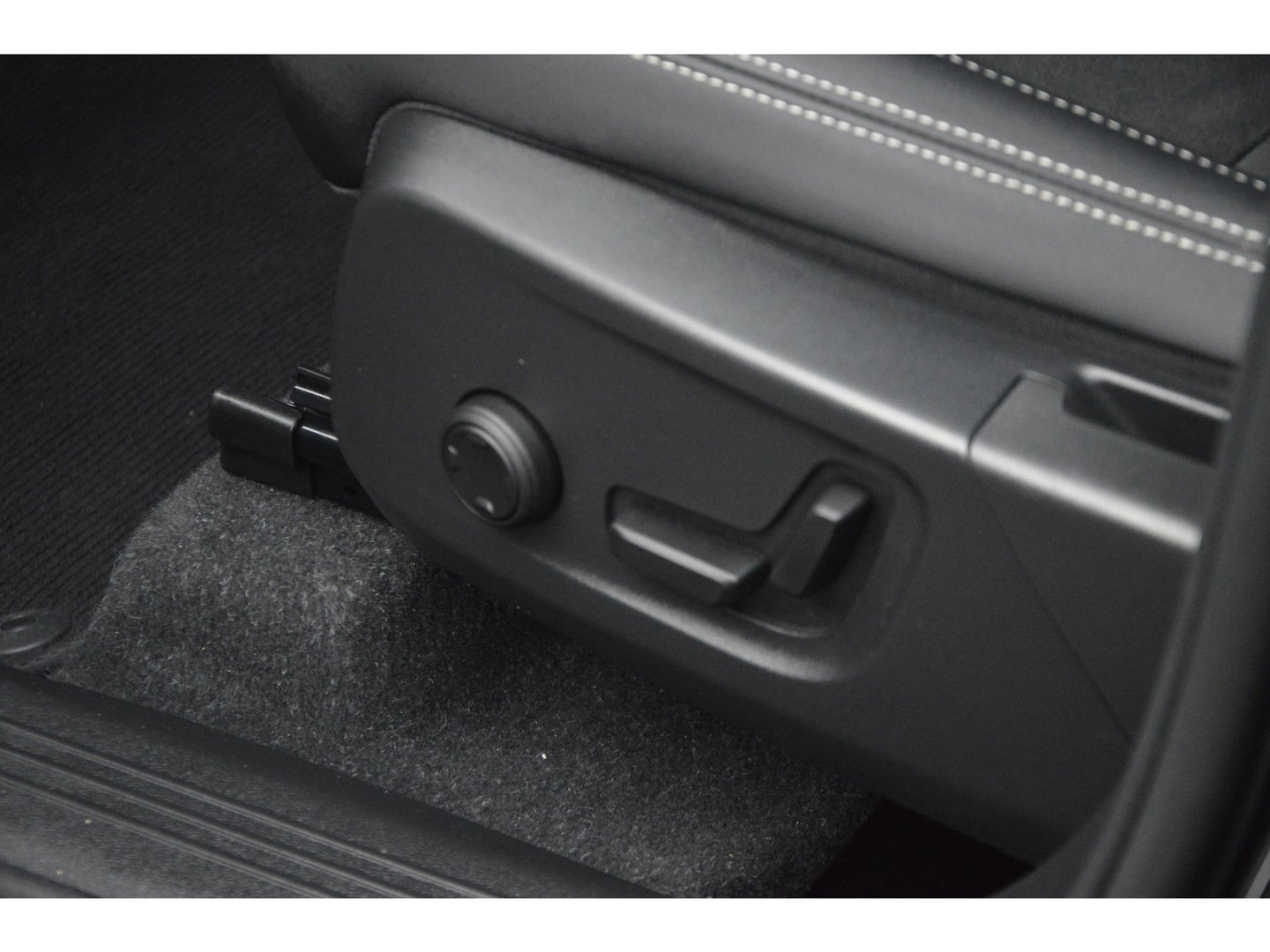 Volvo XC40 T4 Hybride Ultimate Bright | Panoramadak | Harman/Kardon | Apple CarPlay | Stoel + Stuur Verwarmd |