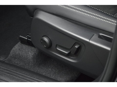Volvo XC40 T4 Hybride Ultimate Bright | Panoramadak | Harman/Kardon | Apple CarPlay | Stoel + Stuur Verwarmd |
