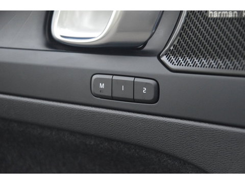 Volvo XC40 T4 Hybride Ultimate Bright | Panoramadak | Harman/Kardon | Apple CarPlay | Stoel + Stuur Verwarmd |