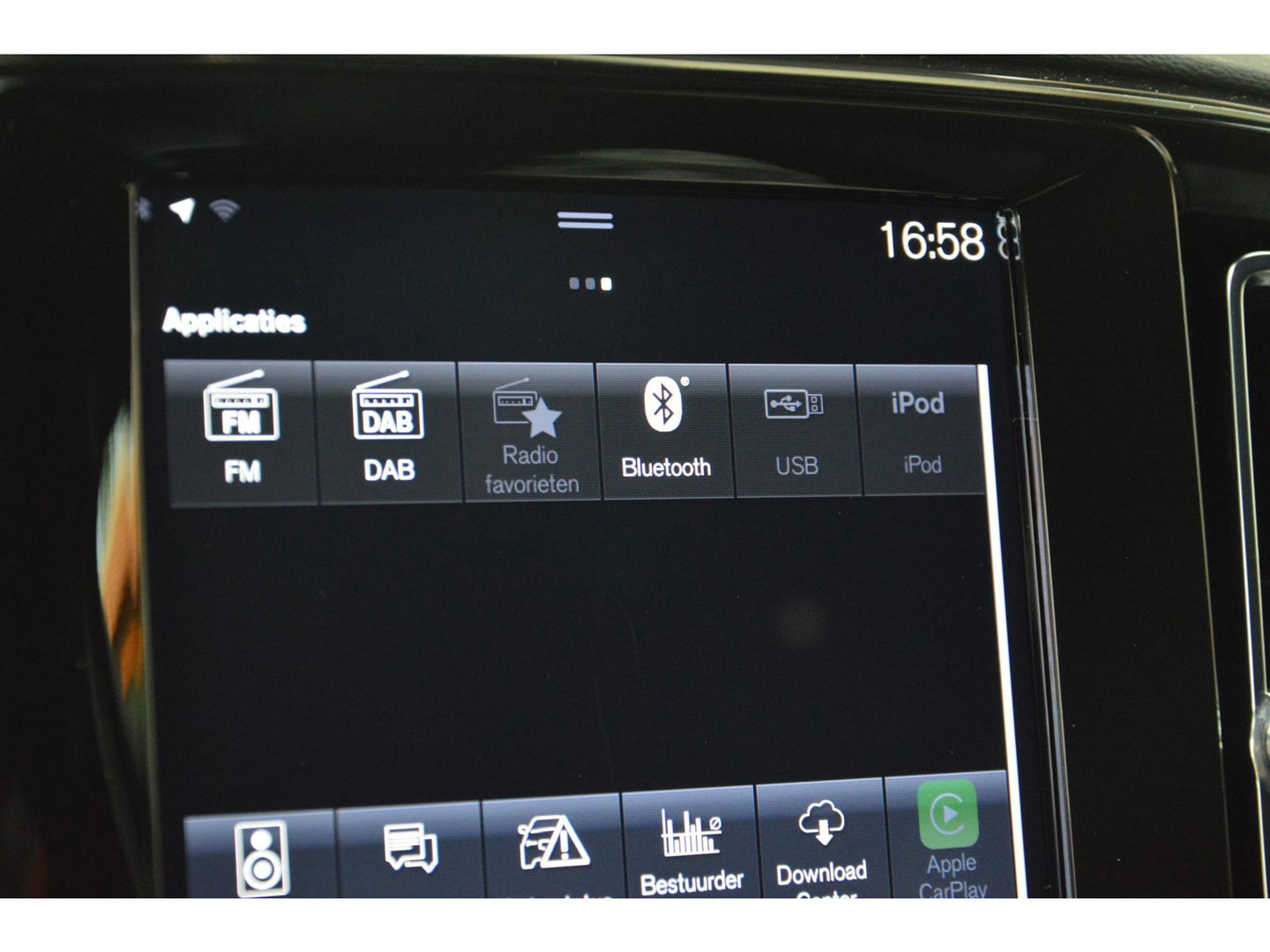 Volvo XC40 T4 Hybride Ultimate Bright | Panoramadak | Harman/Kardon | Apple CarPlay | Stoel + Stuur Verwarmd |
