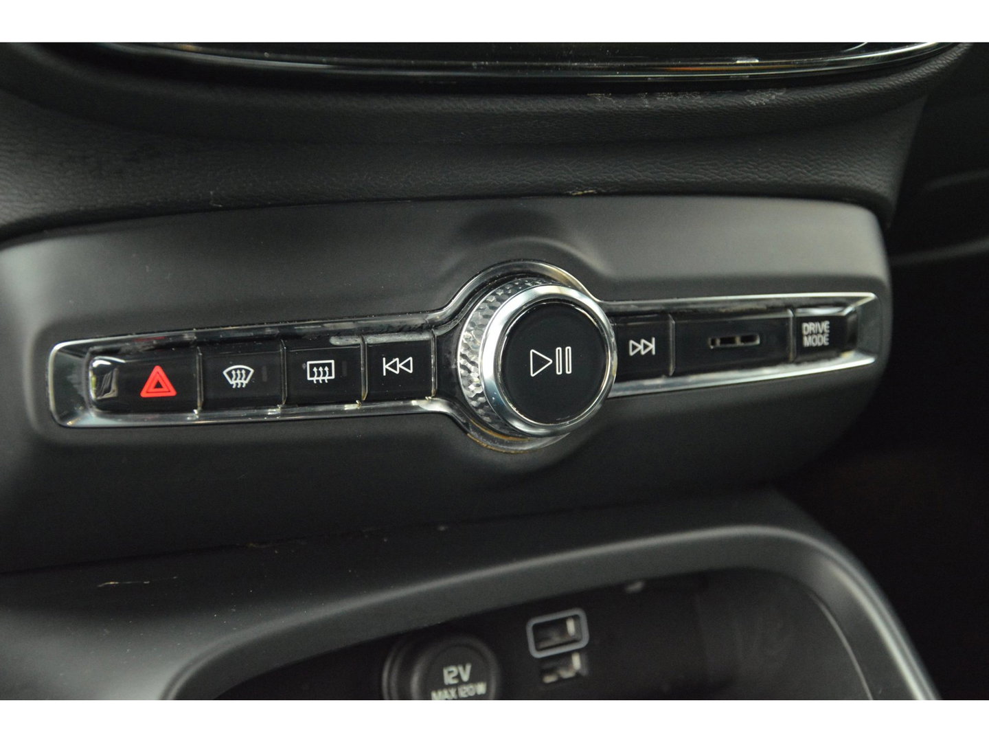 Volvo XC40 T4 Hybride Ultimate Bright | Panoramadak | Harman/Kardon | Apple CarPlay | Stoel + Stuur Verwarmd |