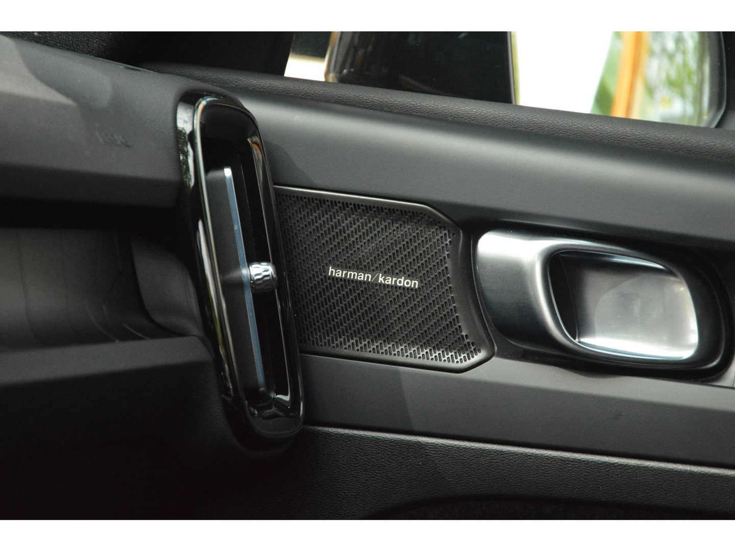 Volvo XC40 T4 Hybride Ultimate Bright | Panoramadak | Harman/Kardon | Apple CarPlay | Stoel + Stuur Verwarmd |