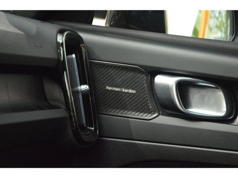 Volvo XC40 T4 Hybride Ultimate Bright | Panoramadak | Harman/Kardon | Apple CarPlay | Stoel + Stuur Verwarmd |