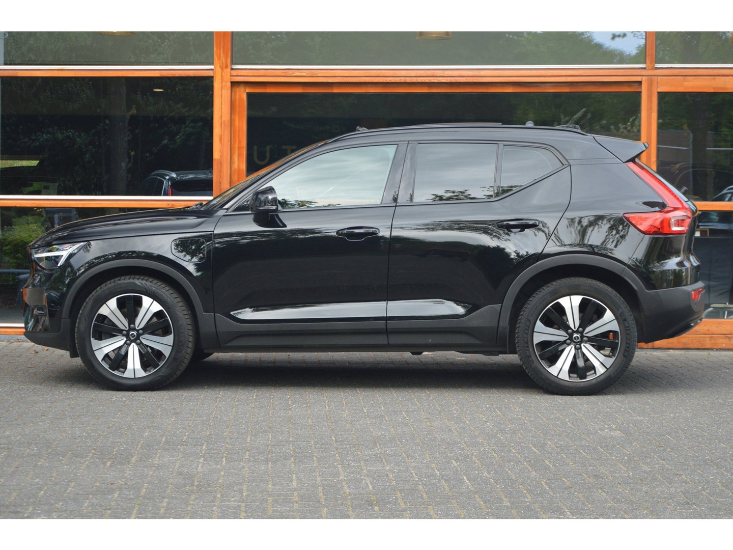 Volvo XC40 T4 Hybride Ultimate Bright | Panoramadak | Harman/Kardon | Apple CarPlay | Stoel + Stuur Verwarmd |