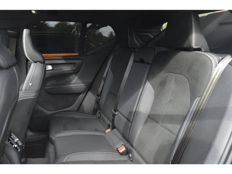 Volvo XC40 T4 Hybride Ultimate Bright | Panoramadak | Harman/Kardon | Apple CarPlay | Stoel + Stuur Verwarmd |