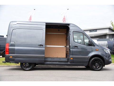 Mercedes-Benz Sprinter 317 1.9 CDI L2H2 Pro AMG Edition Facelift, Camera, Cruise, Carplay, Stoelverwarming, LED, 170pk, Geveerde stoel, Mbux, Automaat,