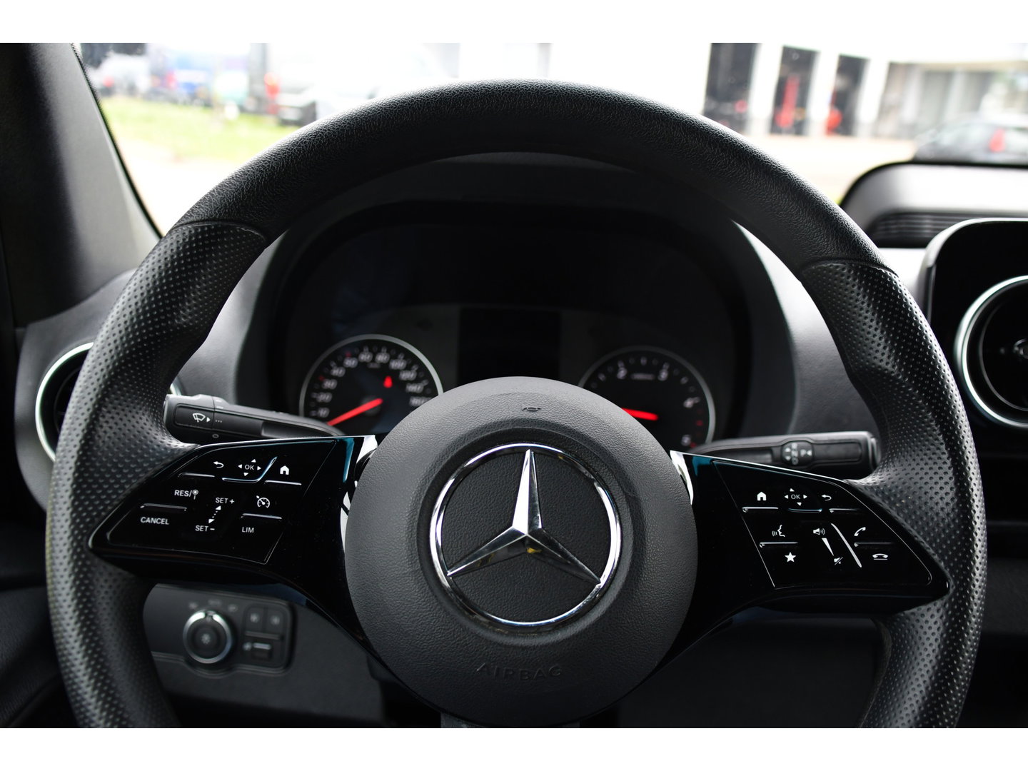 Mercedes-Benz Sprinter 317 1.9 CDI L2H2 Pro AMG Edition Facelift, Camera, Cruise, Carplay, Stoelverwarming, LED, 170pk, Geveerde stoel, Mbux, Automaat,