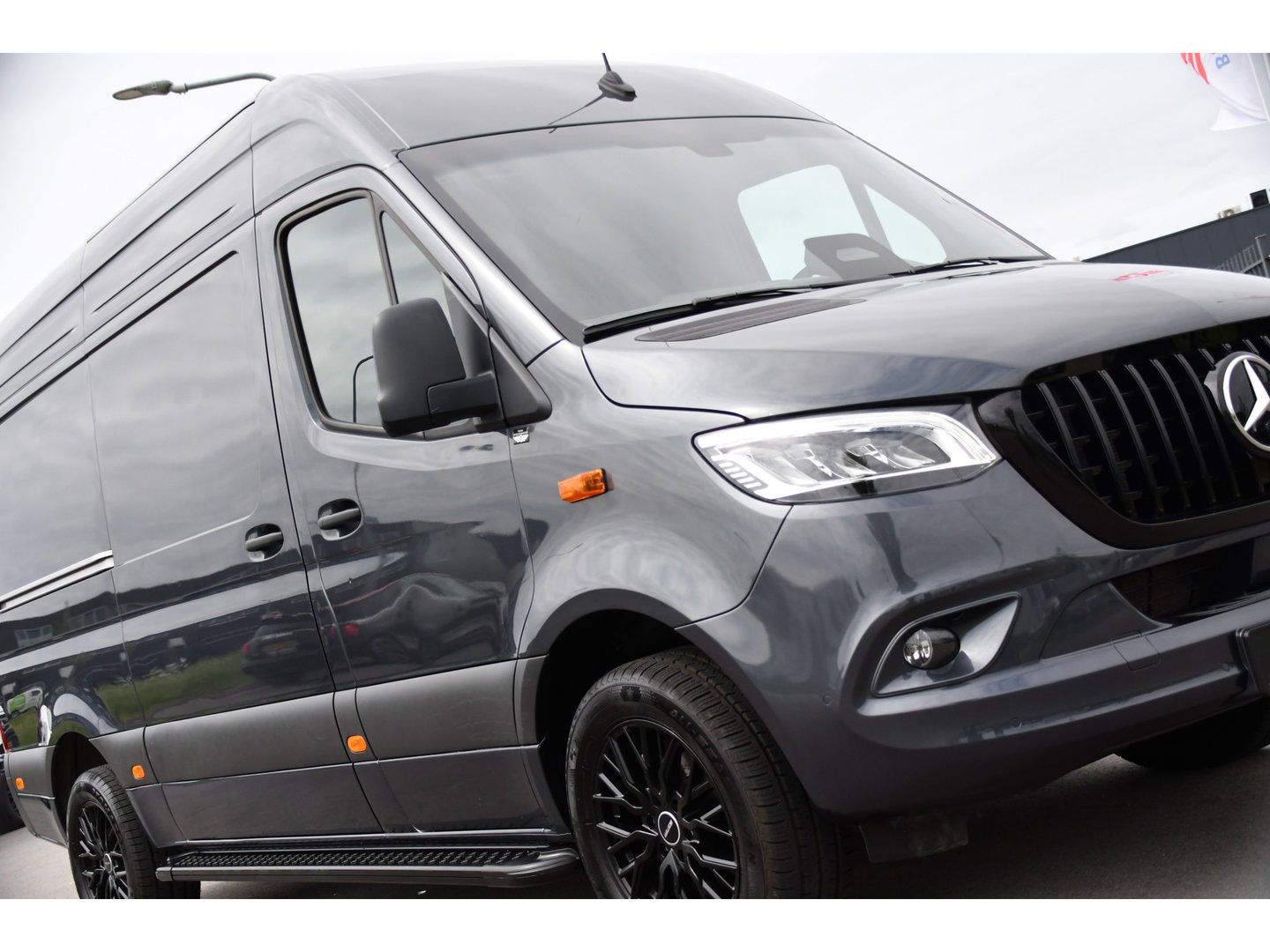 Mercedes-Benz Sprinter 317 1.9 CDI L2H2 Pro AMG Edition Facelift, Camera, Cruise, Carplay, Stoelverwarming, LED, 170pk, Geveerde stoel, Mbux, Automaat,