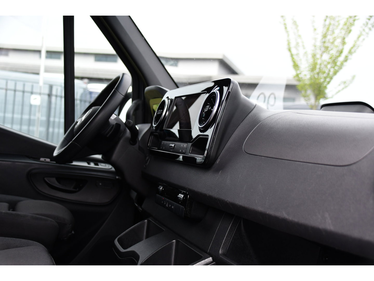 Mercedes-Benz Sprinter 317 1.9 CDI L2H2 Pro AMG Edition Facelift, Camera, Cruise, Carplay, Stoelverwarming, LED, 170pk, Geveerde stoel, Mbux, Automaat,