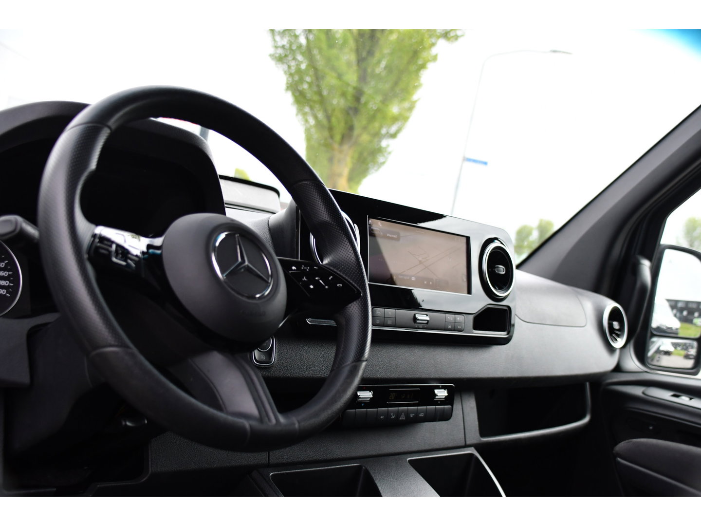 Mercedes-Benz Sprinter 317 1.9 CDI L2H2 Pro AMG Edition Facelift, Camera, Cruise, Carplay, Stoelverwarming, LED, 170pk, Geveerde stoel, Mbux, Automaat,