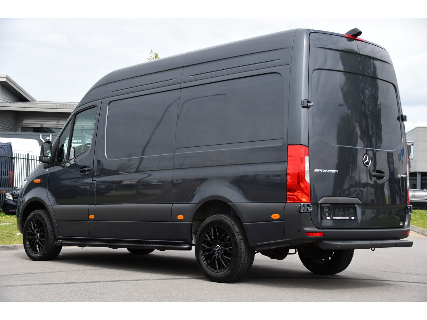 Mercedes-Benz Sprinter 317 1.9 CDI L2H2 Pro AMG Edition Facelift, Camera, Cruise, Carplay, Stoelverwarming, LED, 170pk, Geveerde stoel, Mbux, Automaat,