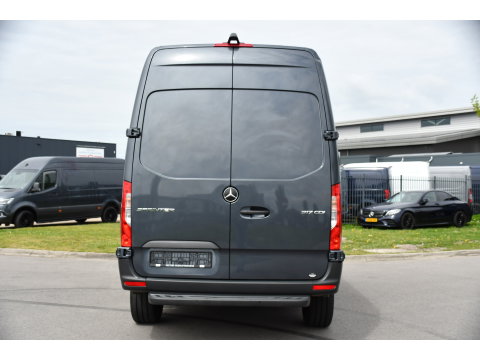 Mercedes-Benz Sprinter 317 1.9 CDI L2H2 Pro AMG Edition Facelift, Camera, Cruise, Carplay, Stoelverwarming, LED, 170pk, Geveerde stoel, Mbux, Automaat,