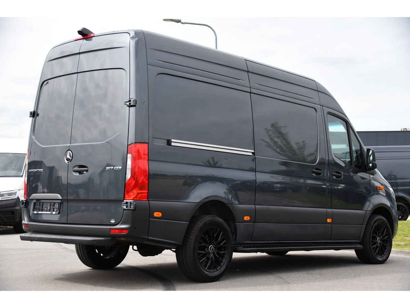 Mercedes-Benz Sprinter 317 1.9 CDI L2H2 Pro AMG Edition Facelift, Camera, Cruise, Carplay, Stoelverwarming, LED, 170pk, Geveerde stoel, Mbux, Automaat,