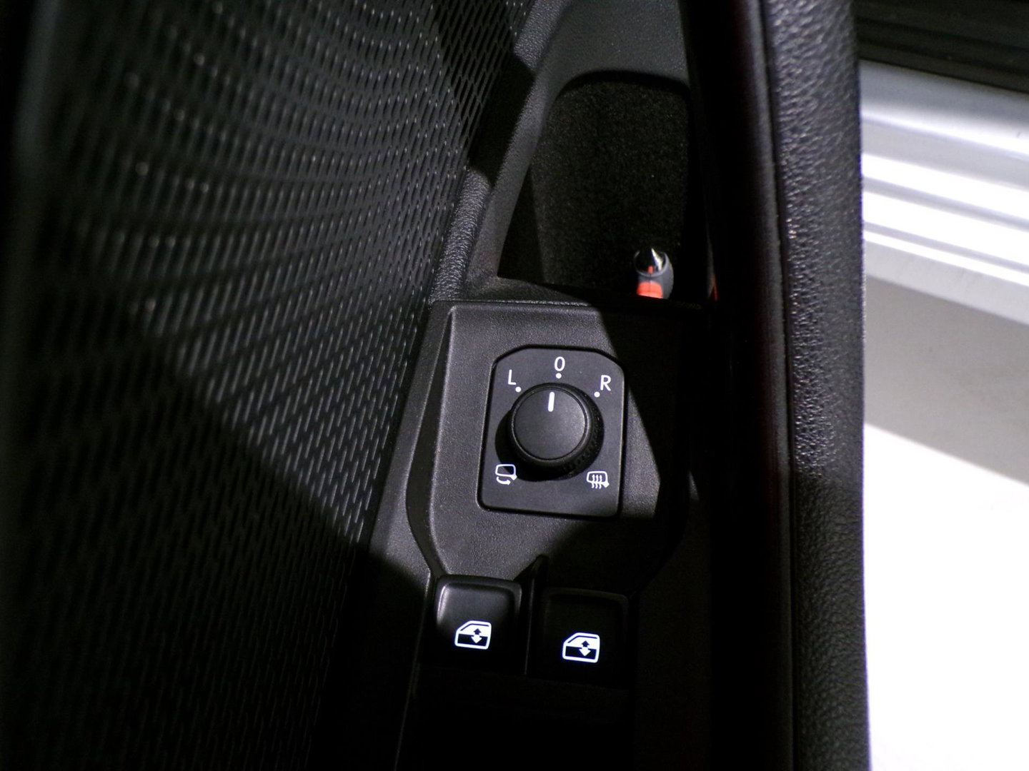Škoda Octavia Combi 1.0 e-TSI Business Edition Plus "Origineel NL!" Automaat Full-LED Apple-carplay Stoelverwarming Virtual Keyles