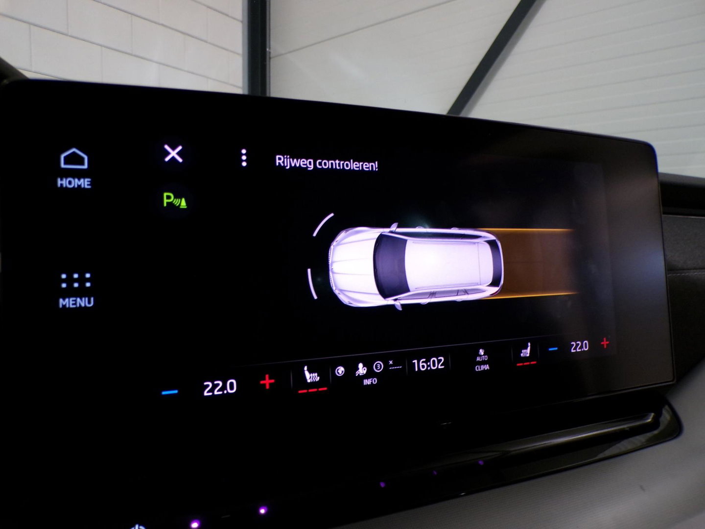 Škoda Octavia Combi 1.0 e-TSI Business Edition Plus "Origineel NL!" Automaat Full-LED Apple-carplay Stoelverwarming Virtual Keyles