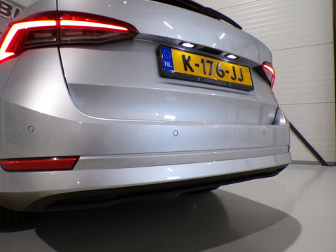 Škoda Octavia Combi 1.0 e-TSI Business Edition Plus "Origineel NL!" Automaat Full-LED Apple-carplay Stoelverwarming Virtual Keyles