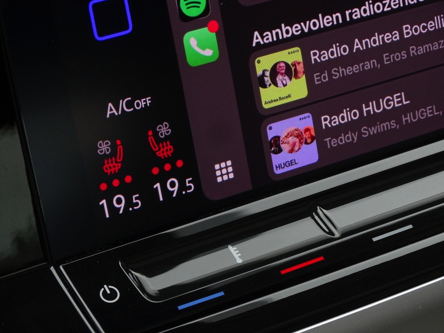 Volkswagen Multivan eHybrid 218PK / IQ-light / VIP 7- pers / 360°