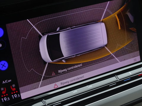 Volkswagen Multivan eHybrid 218PK / IQ-light / VIP 7- pers / 360°