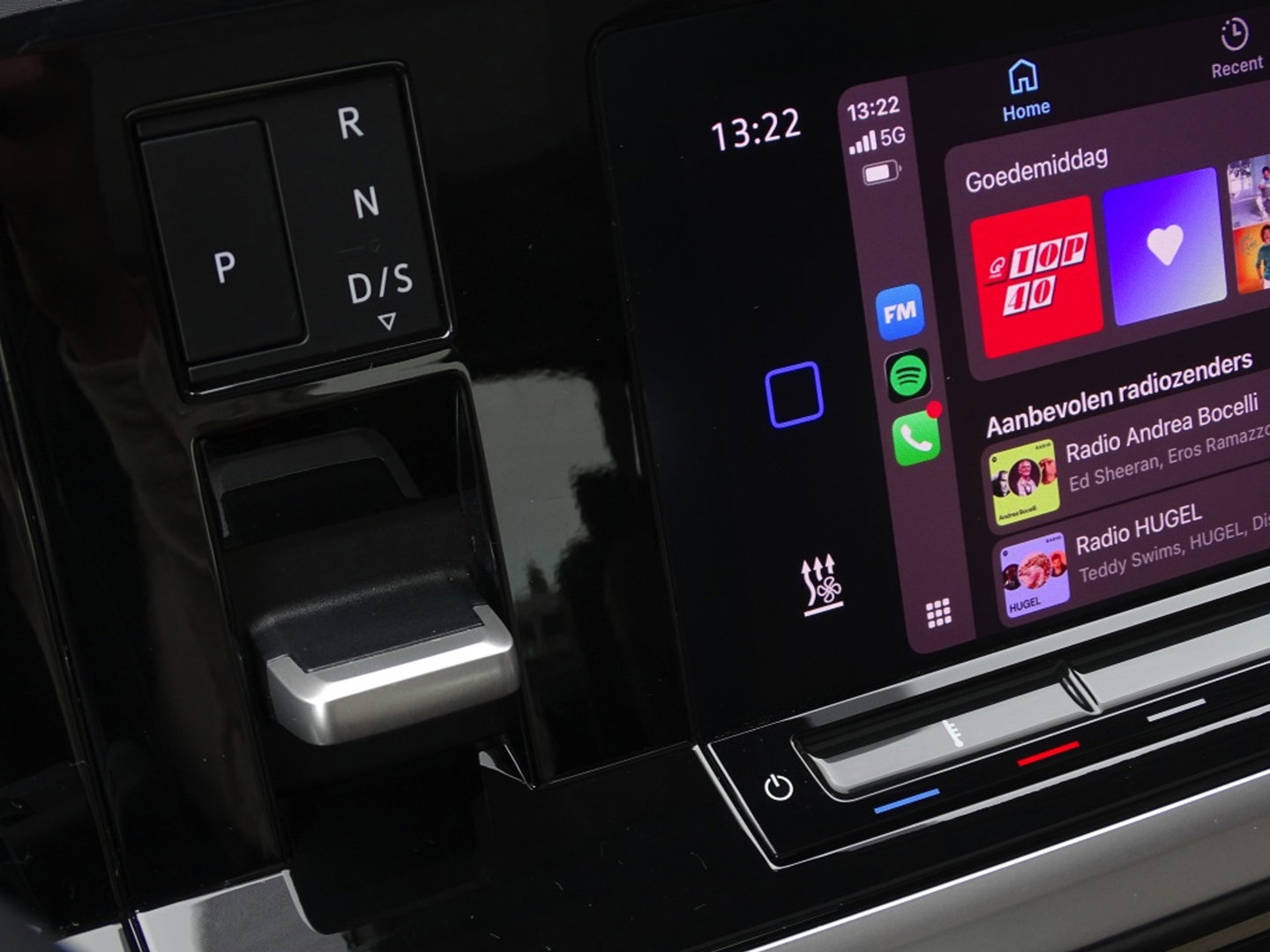 Volkswagen Multivan eHybrid 218PK / IQ-light / VIP 7- pers / 360°