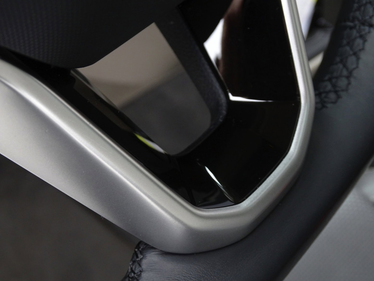 Volkswagen Multivan eHybrid 218PK / IQ-light / VIP 7- pers / 360°