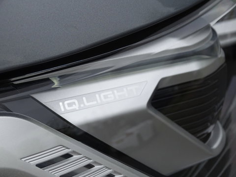 Volkswagen Multivan eHybrid 218PK / IQ-light / VIP 7- pers / 360°