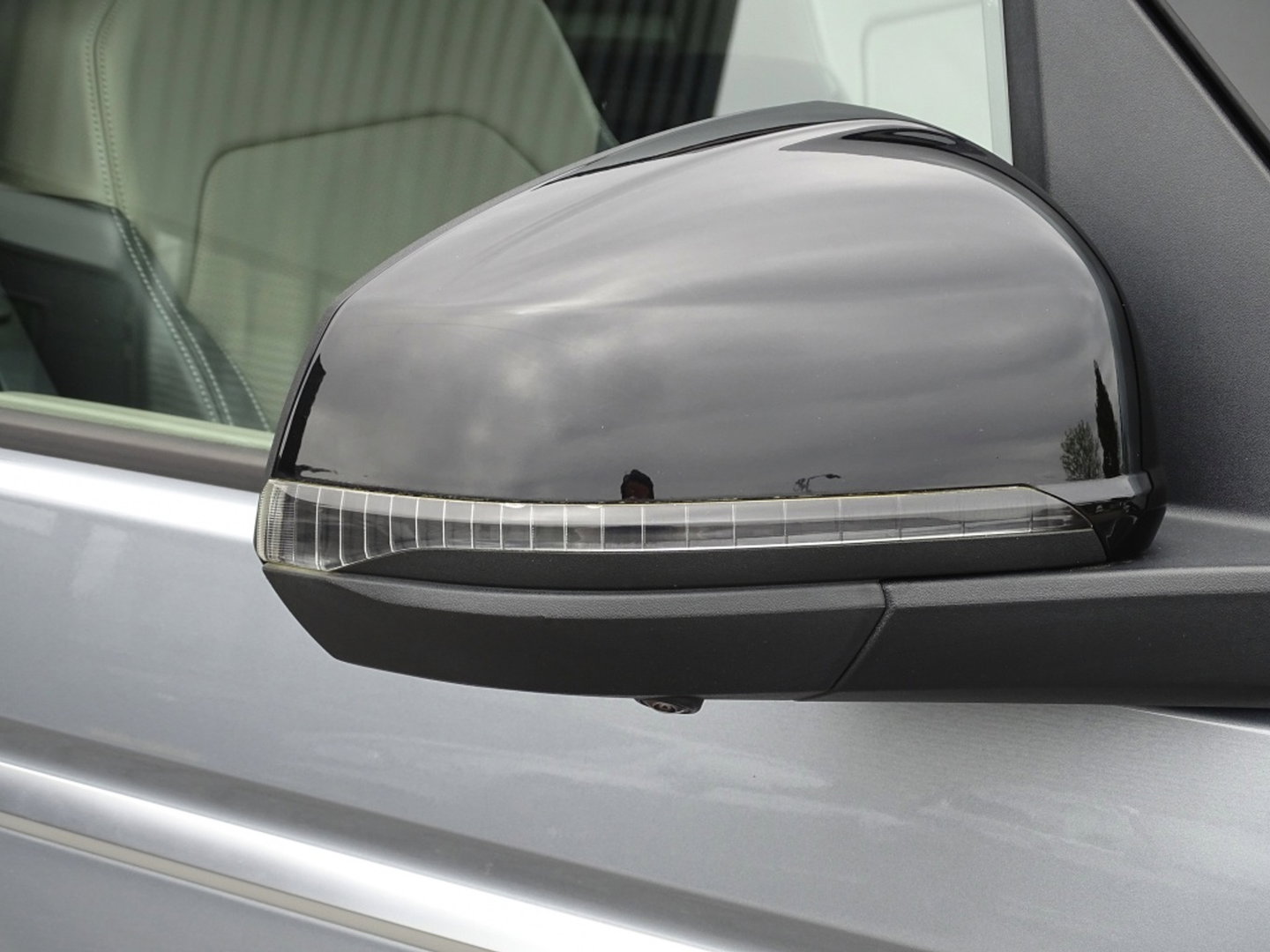 Volkswagen Multivan eHybrid 218PK / IQ-light / VIP 7- pers / 360°