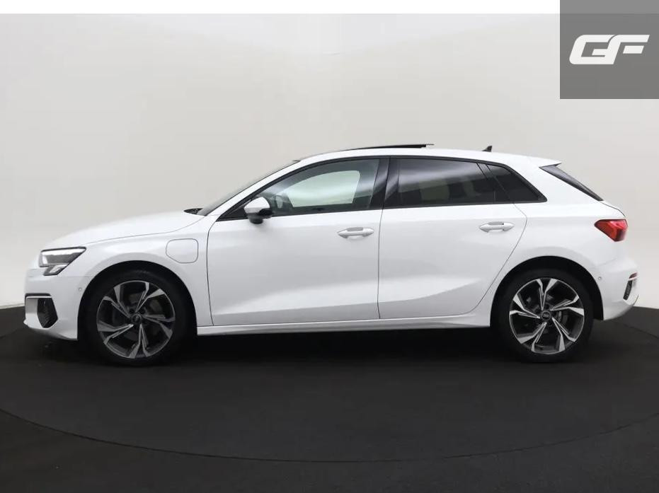 Audi A3 Sportback 40 TFSIe S-Line Pano CarPlay Cruise Navi