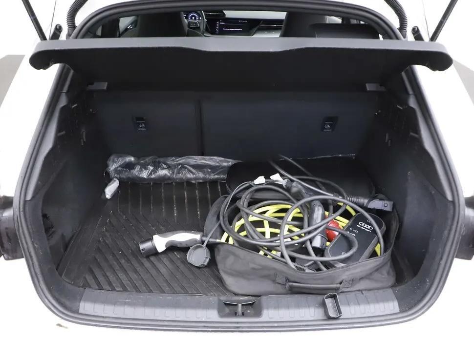 Audi A3 Sportback 40 TFSIe S-Line Pano CarPlay Cruise Navi