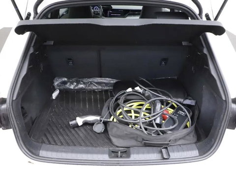 Audi A3 Sportback 40 TFSIe S-Line Pano CarPlay Cruise Navi
