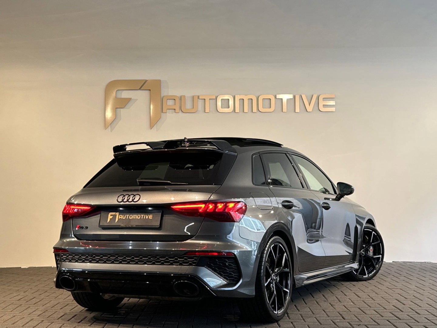 Audi RS3 Sportback 2.5 TFSI quattro Pano|Ceramic|Memory|BTW