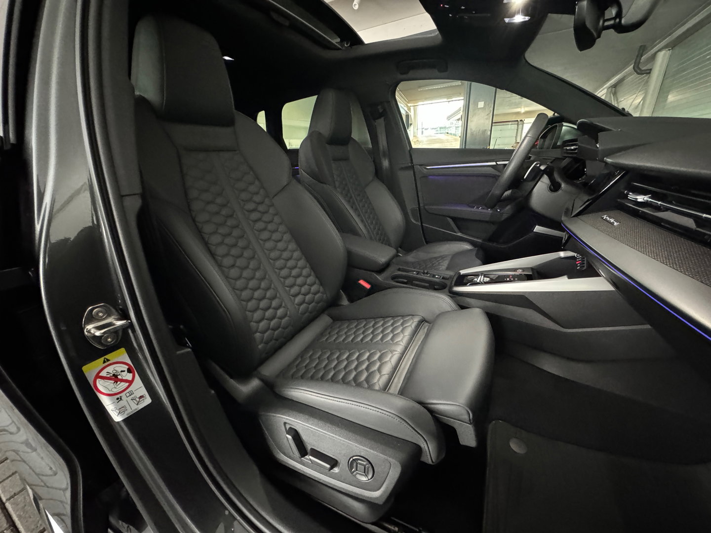 Audi RS3 Sportback 2.5 TFSI quattro Pano|Ceramic|Memory|BTW