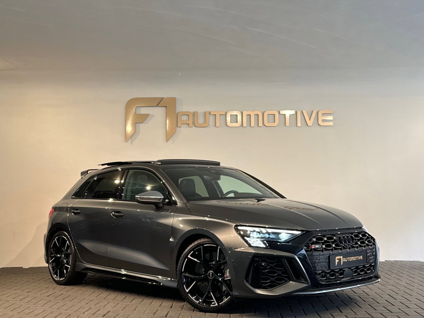 Audi RS3 Sportback 2.5 TFSI quattro Pano|Ceramic|Memory|BTW