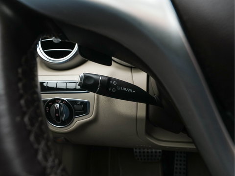 Mercedes-Benz C-Klasse 350 e Lease Edition Aut. *PANO | LUXURY-LEATHER | BURMESTER-AUDIO | FULL-LED | NAVI-FULLMAP | HEATED-SPORTSEATS | CAMERA | AIRMATIC | PRIVACY-GLASS | ECC | CRUISE | KEYLESS | 17''ALU*