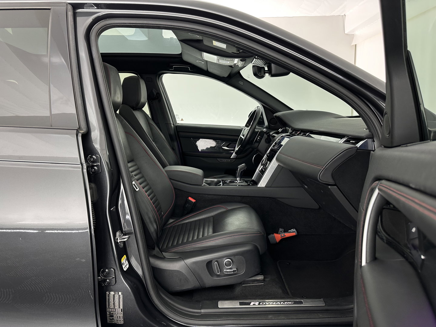 Land Rover Discovery Sport P300e 1.5 R-Dynamic HSE (Plug-in) (INCL-BTW) *PANO | ADAPTIVE-CRUISE | LEATHER | FULL-LED | BLINDSPOT | CAMERA | MERIDIAN-AUDIO | BLINDSPOT | KEYLESS | SHIFTPADDLES | PRIVACYGLASS | NAVI-FULLMAP | MEMORY-PACK | AMBIENT-LIGHT
