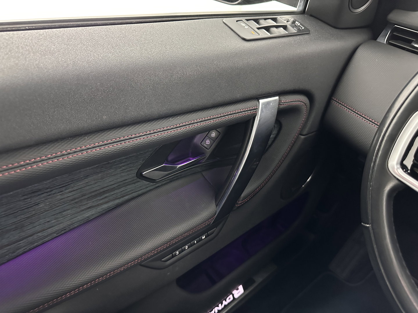 Land Rover Discovery Sport P300e 1.5 R-Dynamic HSE (Plug-in) (INCL-BTW) *PANO | ADAPTIVE-CRUISE | LEATHER | FULL-LED | BLINDSPOT | CAMERA | MERIDIAN-AUDIO | BLINDSPOT | KEYLESS | SHIFTPADDLES | PRIVACYGLASS | NAVI-FULLMAP | MEMORY-PACK | AMBIENT-LIGHT