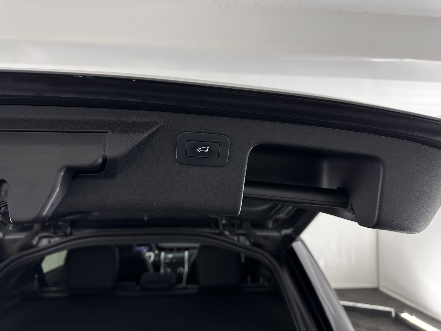 Land Rover Discovery Sport P300e 1.5 R-Dynamic HSE (Plug-in) (INCL-BTW) *PANO | ADAPTIVE-CRUISE | LEATHER | FULL-LED | BLINDSPOT | CAMERA | MERIDIAN-AUDIO | BLINDSPOT | KEYLESS | SHIFTPADDLES | PRIVACYGLASS | NAVI-FULLMAP | MEMORY-PACK | AMBIENT-LIGHT