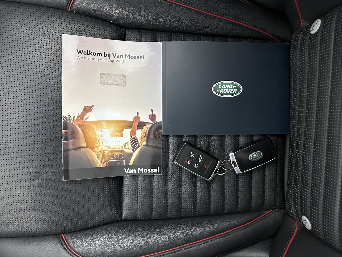 Land Rover Discovery Sport P300e 1.5 R-Dynamic HSE (Plug-in) (INCL-BTW) *PANO | ADAPTIVE-CRUISE | LEATHER | FULL-LED | BLINDSPOT | CAMERA | MERIDIAN-AUDIO | BLINDSPOT | KEYLESS | SHIFTPADDLES | PRIVACYGLASS | NAVI-FULLMAP | MEMORY-PACK | AMBIENT-LIGHT