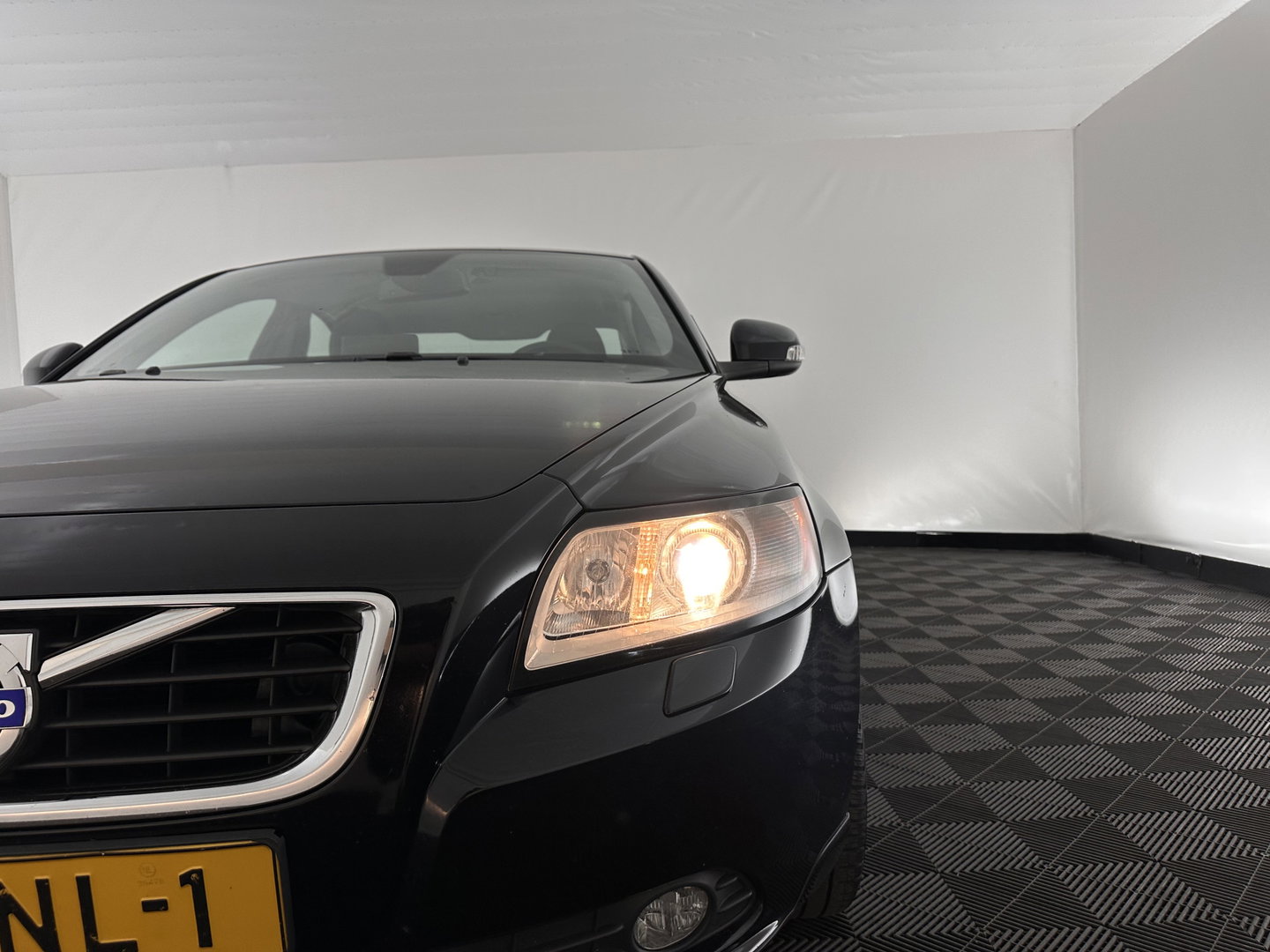 Volvo S40 1.6 D2 S/S Limited Edition *LEATHER | NAVI-FULLMAP | ECC | HEATED-COMFORTSEATS | PDC | CRUISE | TOWBAR | 17''ALU*