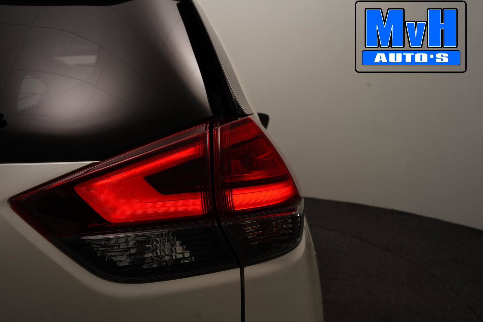 Nissan X-Trail 1.3 DIG-T Tekna|PARELMOER|PANO|LEER|TREKH|NAP