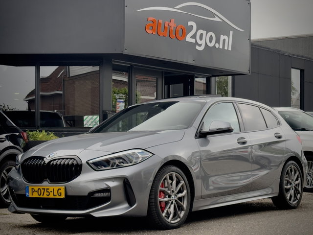 BMW 1 Serie - 120i 2.0 AUT7 M-SPORT 179PK PANODAK LEDER NAVI DIGI-DASH APPLLE-CARPLAY LED LMV PDC