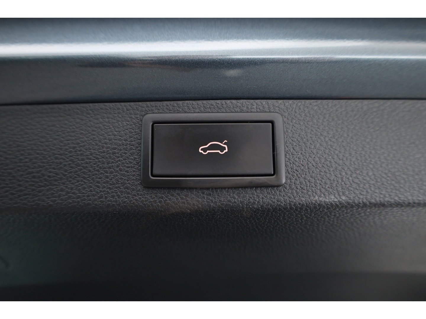 Škoda Karoq 1.5 TSI ACT Sportline Business | Dig. Cockpit | Pano | Elek. Trekhaak | Krell Audio | Adapt. Cruise | Keyless | Stoel-Stuurverw. |