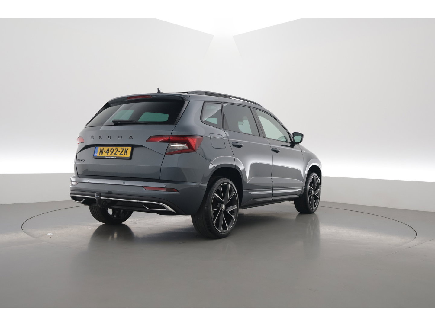 Škoda Karoq 1.5 TSI ACT Sportline Business | Dig. Cockpit | Pano | Elek. Trekhaak | Krell Audio | Adapt. Cruise | Keyless | Stoel-Stuurverw. |