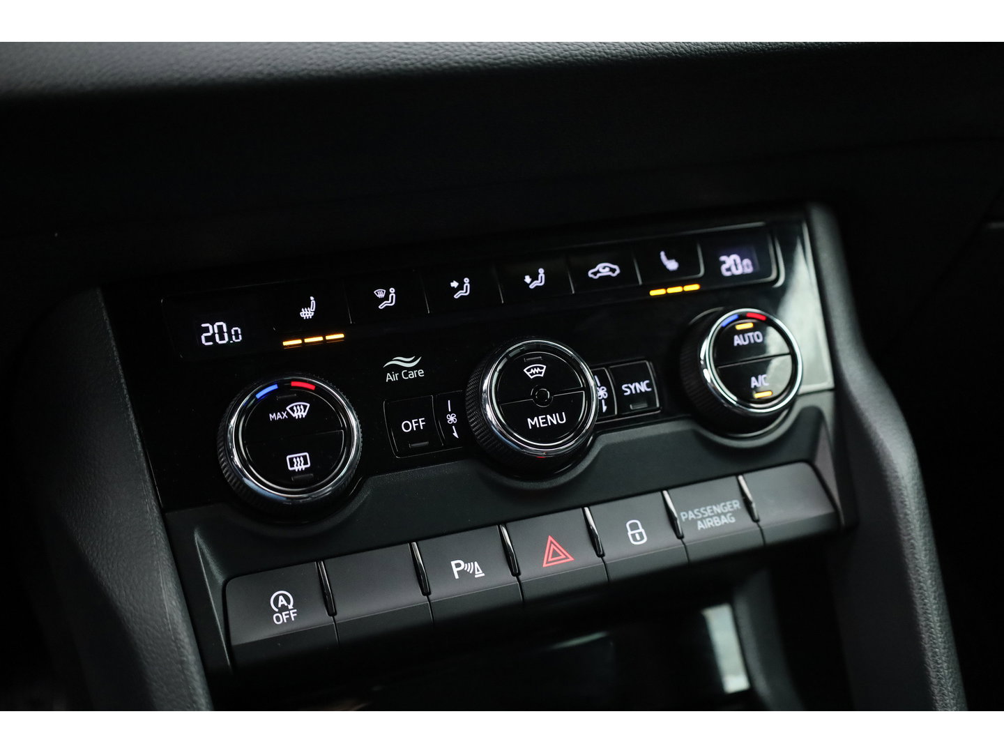 Škoda Karoq 1.5 TSI ACT Sportline Business | Dig. Cockpit | Pano | Elek. Trekhaak | Krell Audio | Adapt. Cruise | Keyless | Stoel-Stuurverw. |