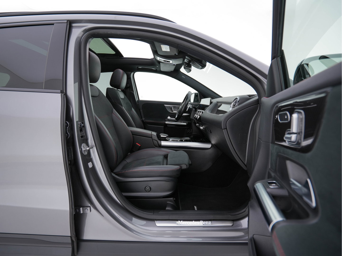 Mercedes-Benz GLA 250 e AMG Limited Business Solution (Plug-In) (INCL-BTW) Aut. *PANO | LEATHER-MICROFIBRE | MEMORY-PACK | WIDESCREEN-COCKPIT | MULTIBEAM-LED | AMBIENTLIGHT | KEYLESS | CAMERA | M-BUX-NAVI | ECC | SHIFTPADDLES | PDC | CRUISE | DAB | HEATED