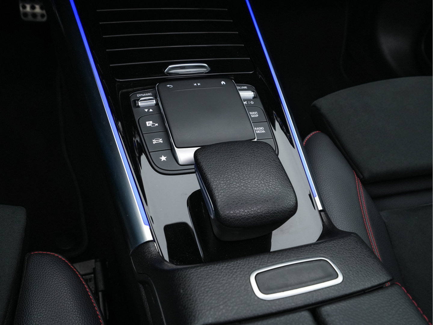 Mercedes-Benz GLA 250 e AMG Limited Business Solution (Plug-In) (INCL-BTW) Aut. *PANO | LEATHER-MICROFIBRE | MEMORY-PACK | WIDESCREEN-COCKPIT | MULTIBEAM-LED | AMBIENTLIGHT | KEYLESS | CAMERA | M-BUX-NAVI | ECC | SHIFTPADDLES | PDC | CRUISE | DAB | HEATED