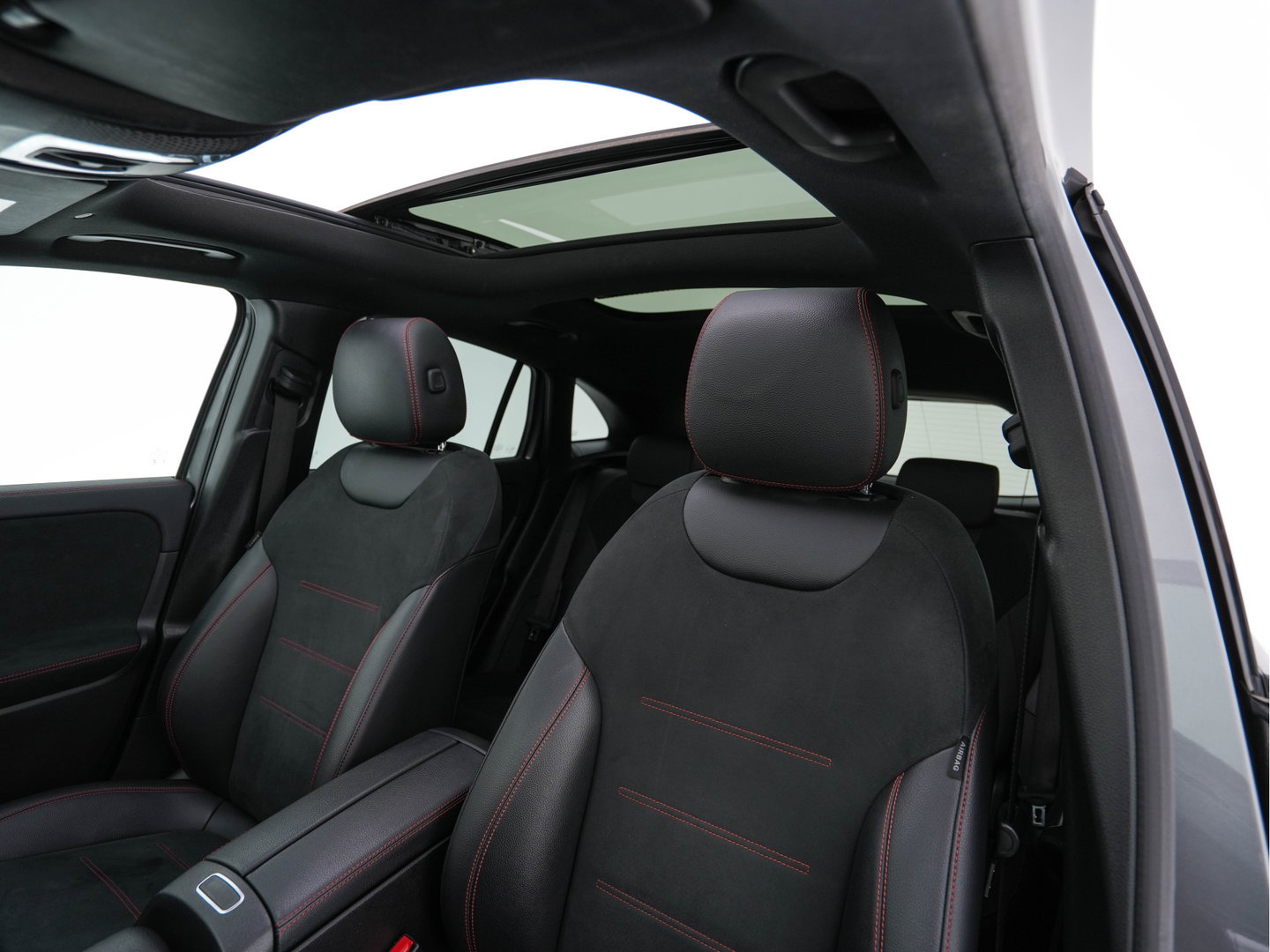 Mercedes-Benz GLA 250 e AMG Limited Business Solution (Plug-In) (INCL-BTW) Aut. *PANO | LEATHER-MICROFIBRE | MEMORY-PACK | WIDESCREEN-COCKPIT | MULTIBEAM-LED | AMBIENTLIGHT | KEYLESS | CAMERA | M-BUX-NAVI | ECC | SHIFTPADDLES | PDC | CRUISE | DAB | HEATED